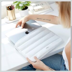 White Puffy Laptop Sleeve Case for Tablets & Laptops